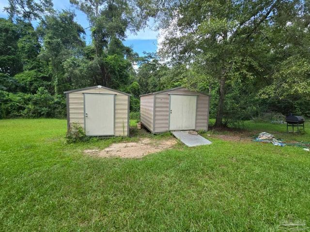 586 Robinson St, Cantonment, FL 32533