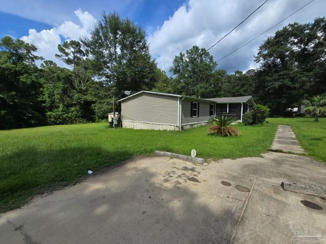 586 Robinson St, Cantonment, FL 32533