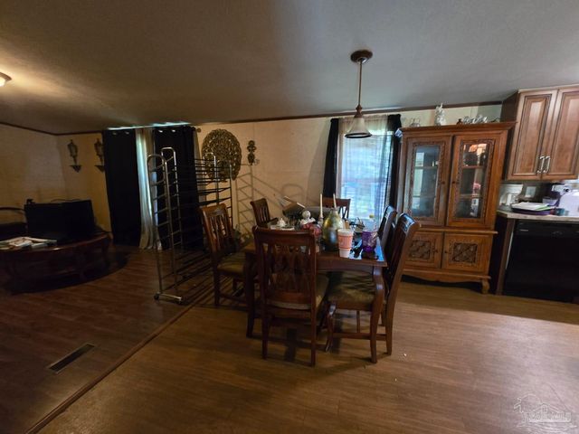 586 Robinson St, Cantonment, FL 32533