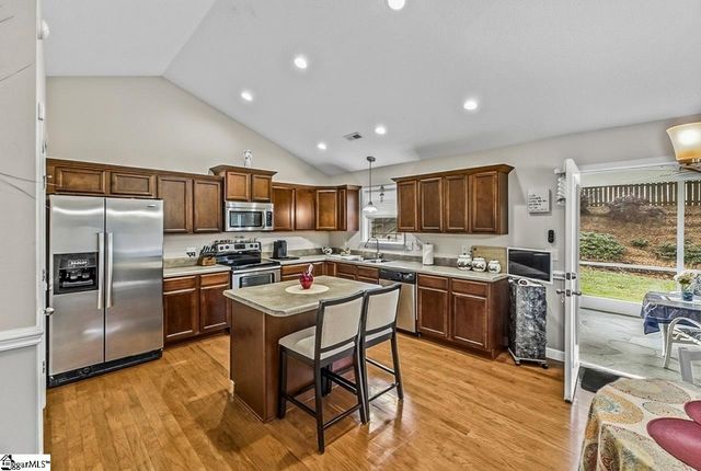 145 Turnstone Lane, Spartanburg, SC 29301