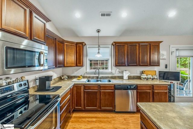 145 Turnstone Lane, Spartanburg, SC 29301