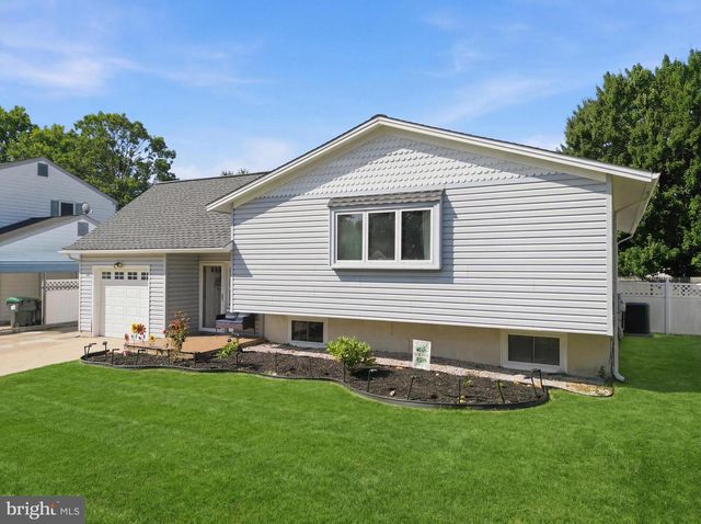31 SPECTRUM DR, Newark, DE 19713