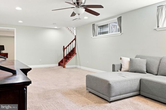 31 SPECTRUM DR, Newark, DE 19713