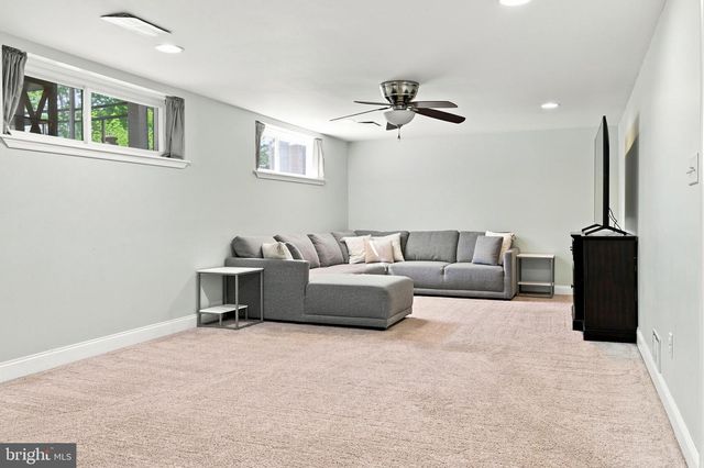 31 SPECTRUM DR, Newark, DE 19713