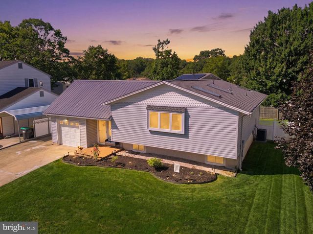 31 SPECTRUM DR, Newark, DE 19713