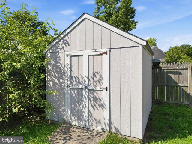 31 SPECTRUM DR, Newark, DE 19713