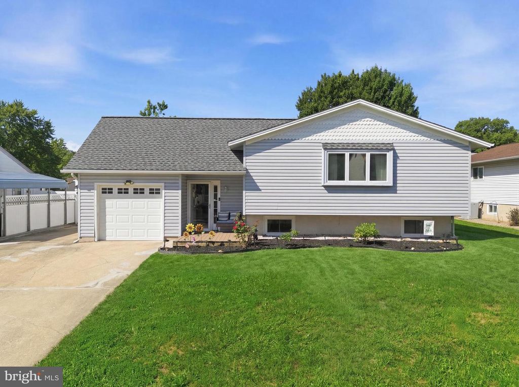 31 SPECTRUM DR, Newark, DE 19713
