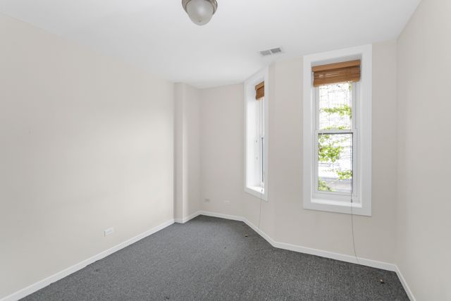 1333 W Taylor Street 2, Chicago, IL 60607