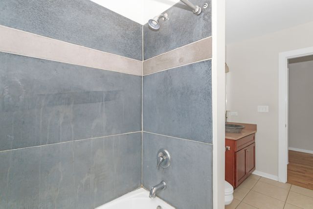 1333 W Taylor Street 2, Chicago, IL 60607