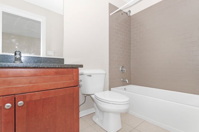 1333 W Taylor Street 2, Chicago, IL 60607