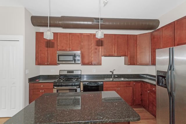 1333 W Taylor Street 2, Chicago, IL 60607