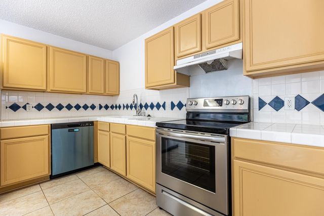 491 Emerald Fields LN, Kyle, TX 78640