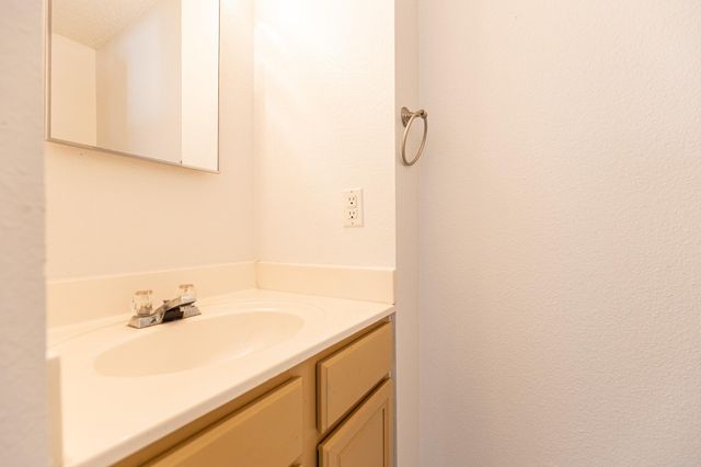 491 Emerald Fields LN, Kyle, TX 78640