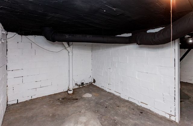 1614 E 13th Street, Des Moines, IA 50316