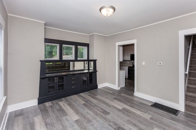 1614 E 13th Street, Des Moines, IA 50316