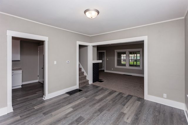 1614 E 13th Street, Des Moines, IA 50316