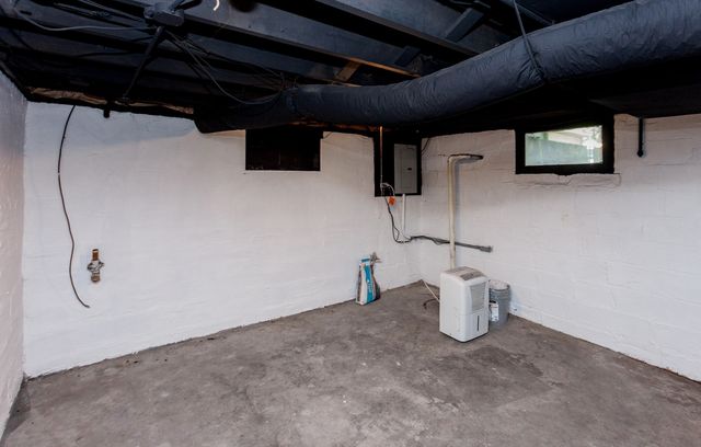 1614 E 13th Street, Des Moines, IA 50316