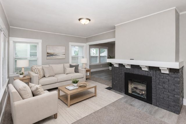 1614 E 13th Street, Des Moines, IA 50316