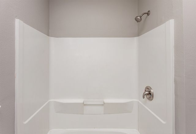 1614 E 13th Street, Des Moines, IA 50316