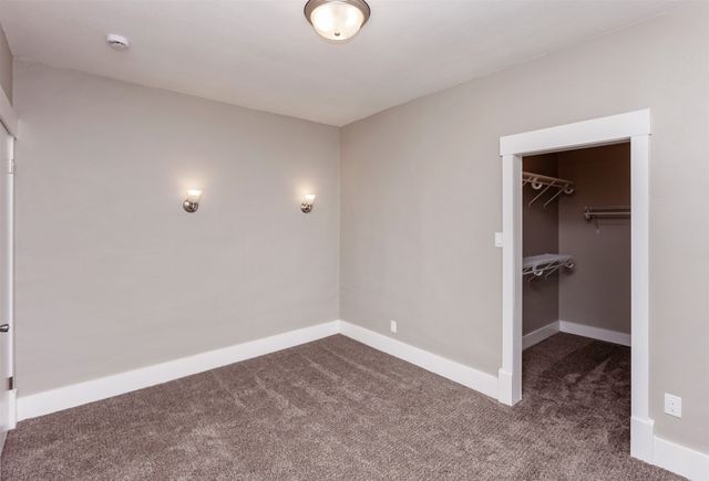 1614 E 13th Street, Des Moines, IA 50316