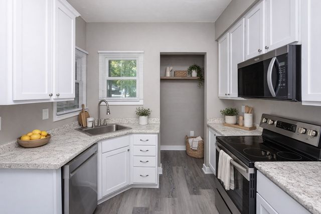 1614 E 13th Street, Des Moines, IA 50316