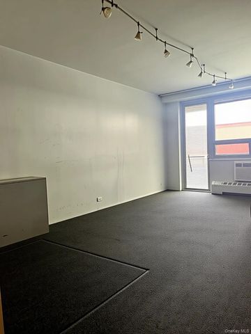 61-25 97th Street 6L, Rego Park, NY 11374