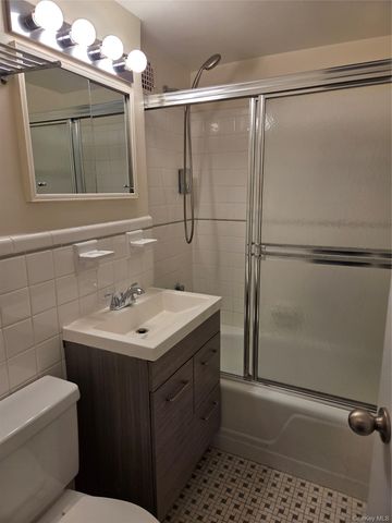 61-25 97th Street 6L, Rego Park, NY 11374