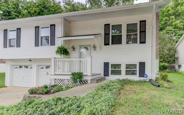 11953 Meadow Run Court, Maryland Heights, MO 63043