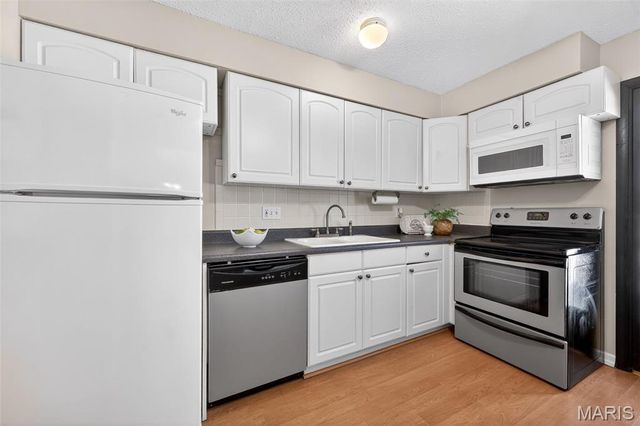 11953 Meadow Run Court, Maryland Heights, MO 63043