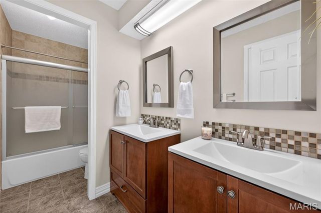 11953 Meadow Run Court, Maryland Heights, MO 63043