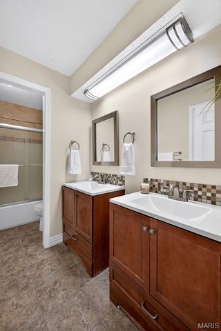 11953 Meadow Run Court, Maryland Heights, MO 63043