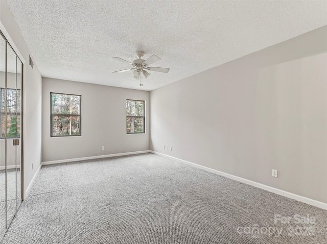 102 Abbey Circle, Asheville, NC 28805