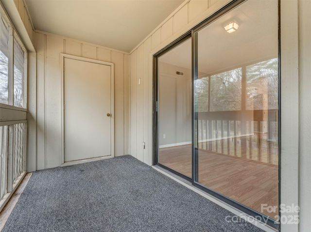 102 Abbey Circle, Asheville, NC 28805