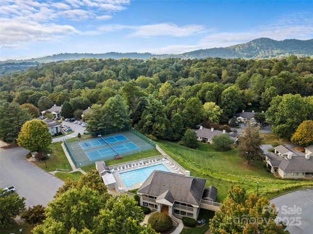 102 Abbey Circle, Asheville, NC 28805