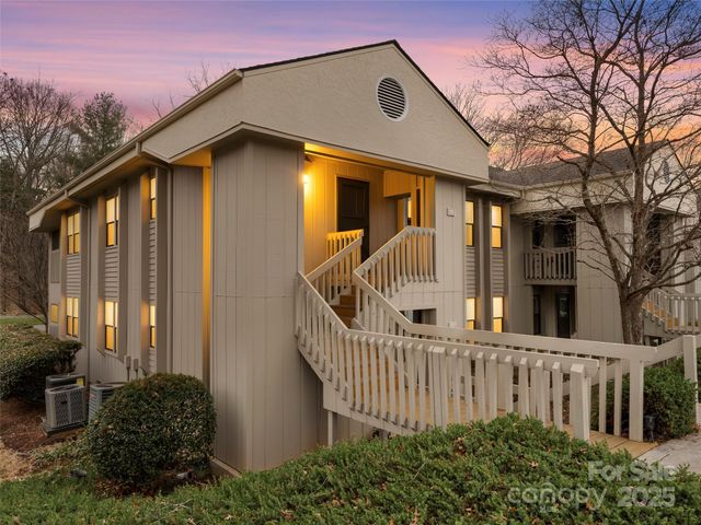 102 Abbey Circle, Asheville, NC 28805