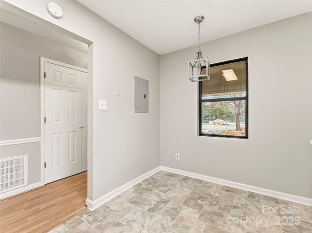 102 Abbey Circle, Asheville, NC 28805