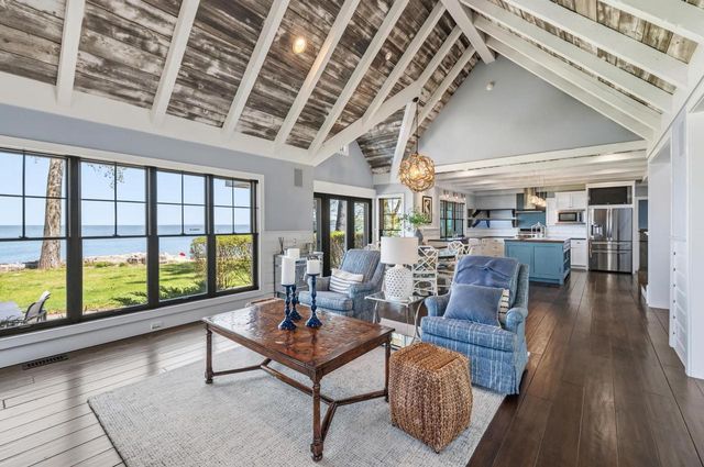 4535 POINT COMFORT LANE, Green Bay, WI 54311