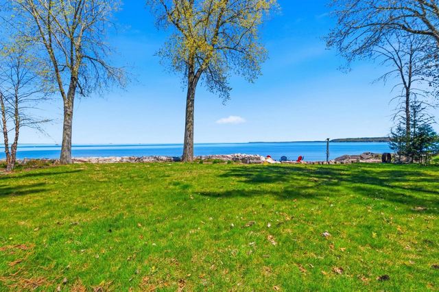 4535 POINT COMFORT LANE, Green Bay, WI 54311