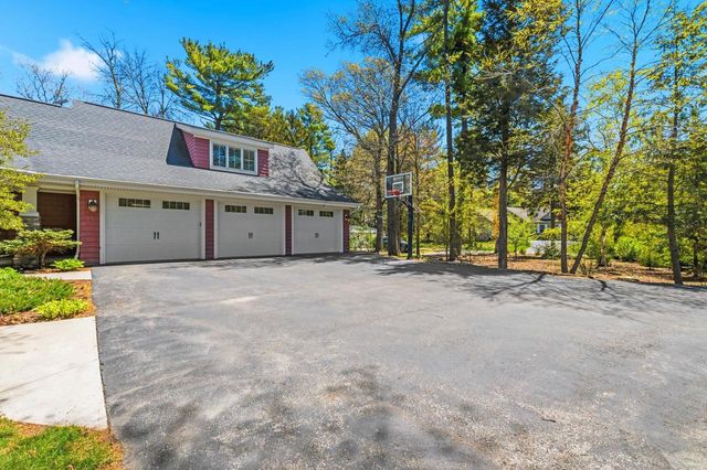 4535 POINT COMFORT LANE, Green Bay, WI 54311