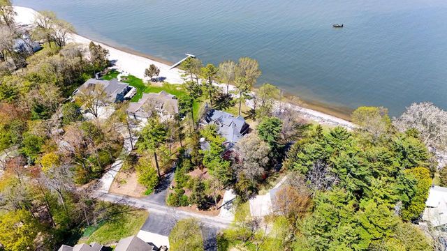4535 POINT COMFORT LANE, Green Bay, WI 54311