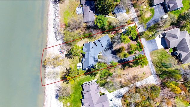 4535 POINT COMFORT LANE, Green Bay, WI 54311