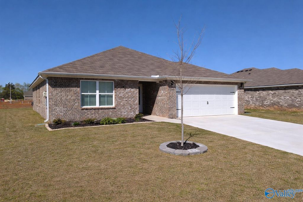 114 Domingues Avenue, Meridianville, AL 35759