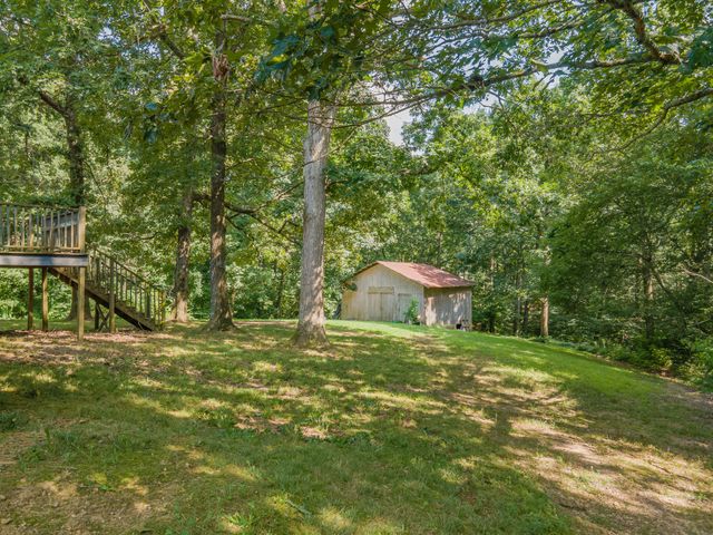 2151 Maysville Rd, Dickson, TN 37055