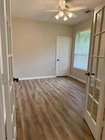 14 Dardenelle Ct, Conroe, TX 77382
