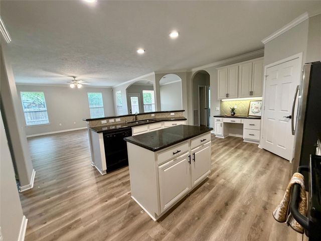 14 Dardenelle Ct, Conroe, TX 77382