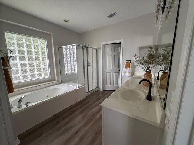 14 Dardenelle Ct, Conroe, TX 77382