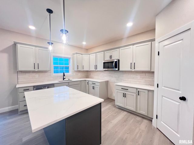 6304 W CROSSWYND Court, Edwards, IL 61528