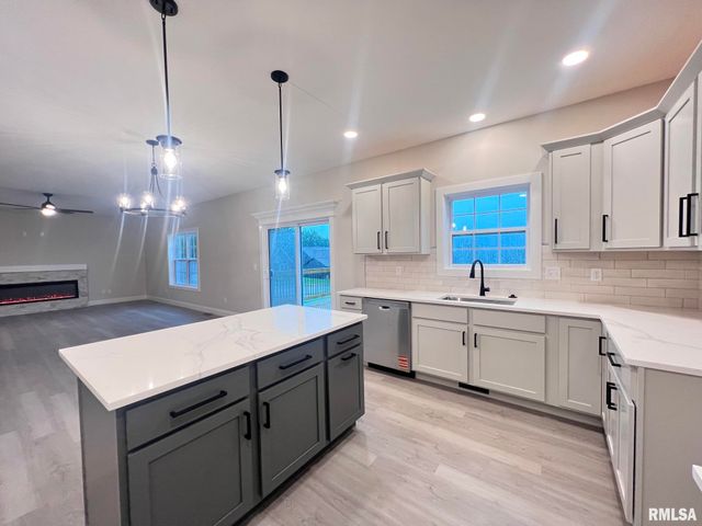 6304 W CROSSWYND Court, Edwards, IL 61528
