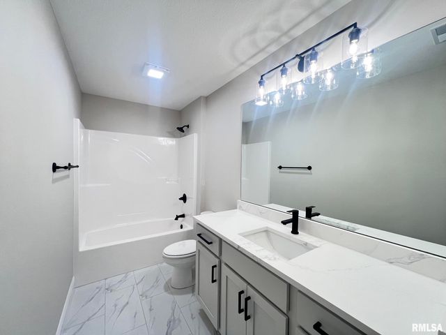 6304 W CROSSWYND Court, Edwards, IL 61528