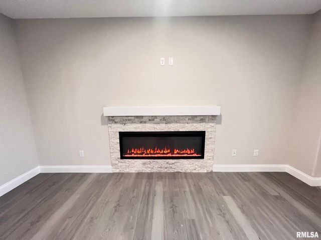 6304 W CROSSWYND Court, Edwards, IL 61528